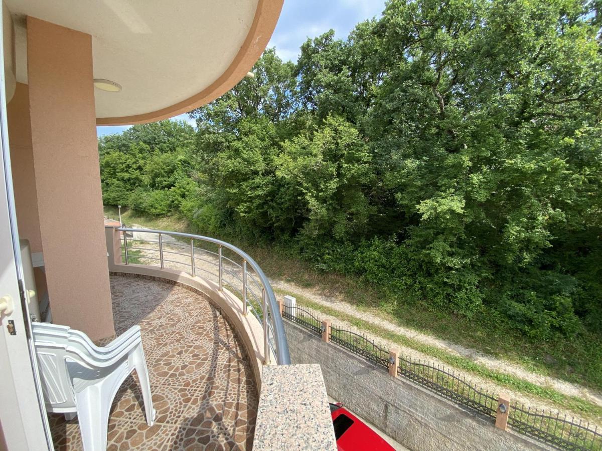 Guest House Koliqi - Hotel & Apartments Улцин Екстериор снимка
