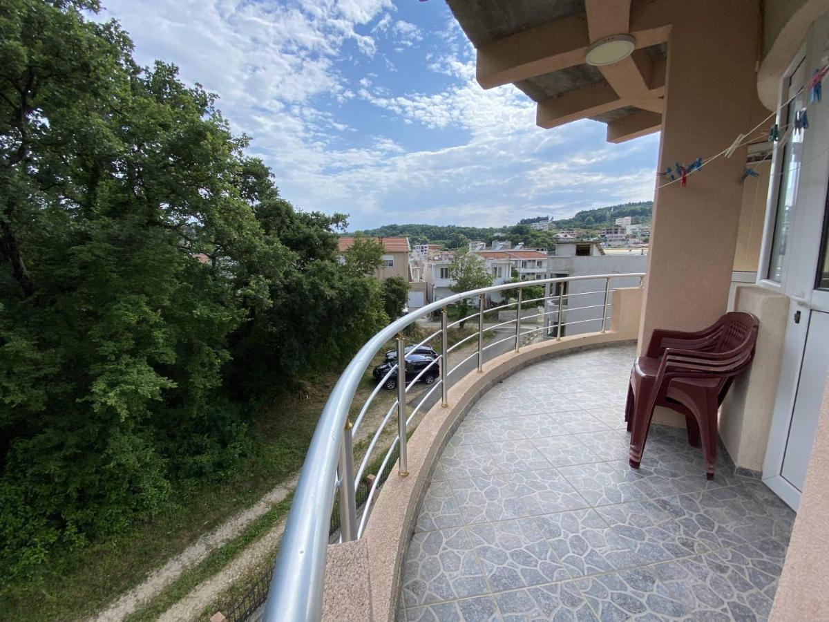 Guest House Koliqi - Hotel & Apartments Улцин Екстериор снимка