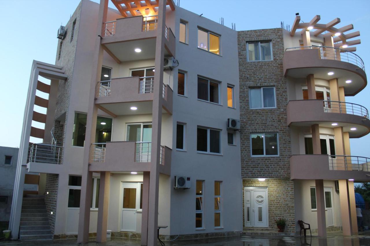Guest House Koliqi - Hotel & Apartments Улцин Екстериор снимка