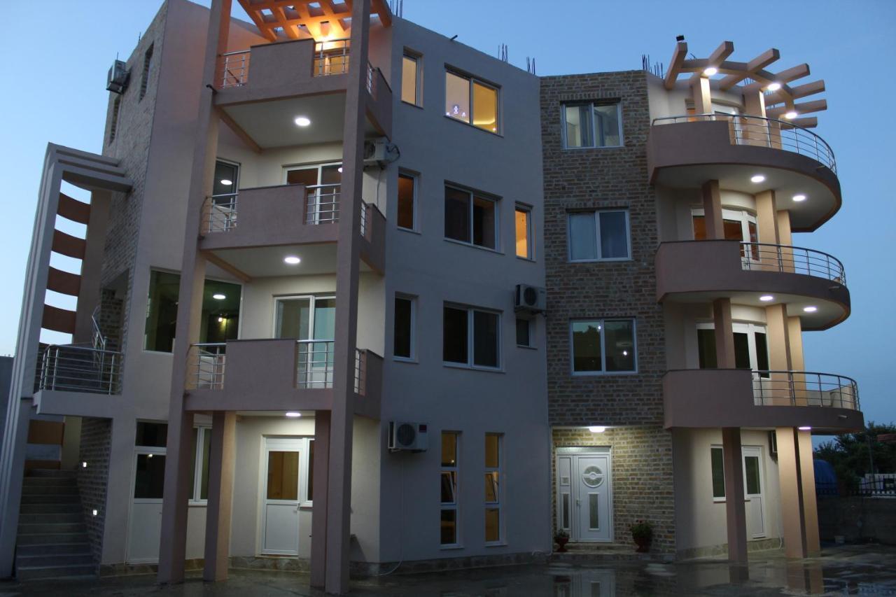Guest House Koliqi - Hotel & Apartments Улцин Екстериор снимка
