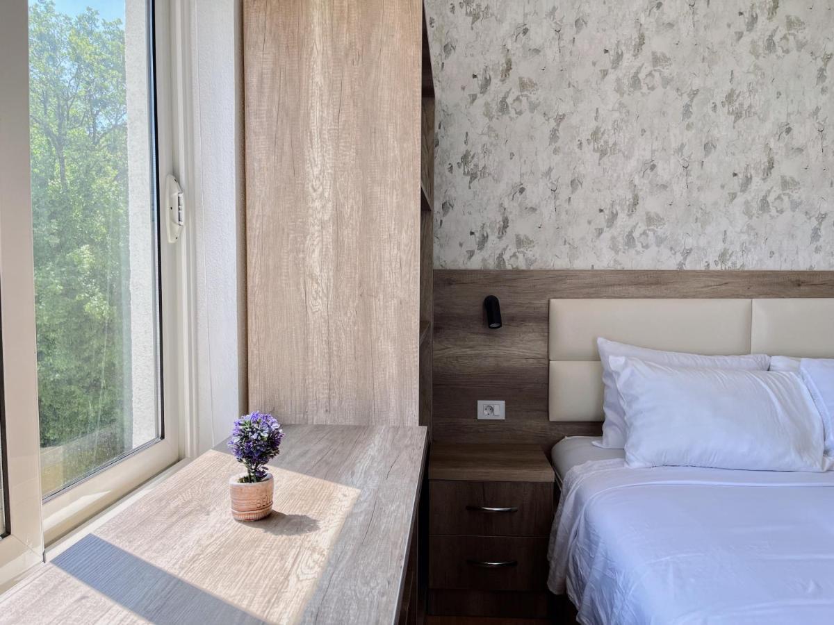 Guest House Koliqi - Hotel & Apartments Улцин Екстериор снимка