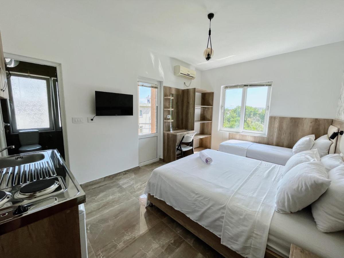 Guest House Koliqi - Hotel & Apartments Улцин Екстериор снимка
