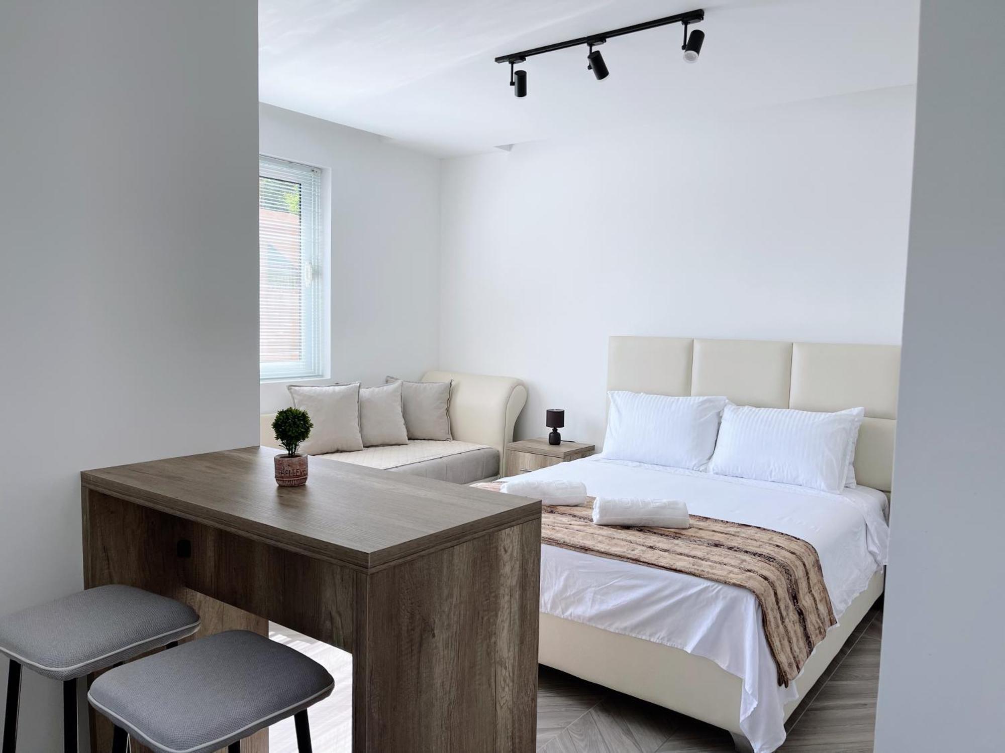 Guest House Koliqi - Hotel & Apartments Улцин Екстериор снимка