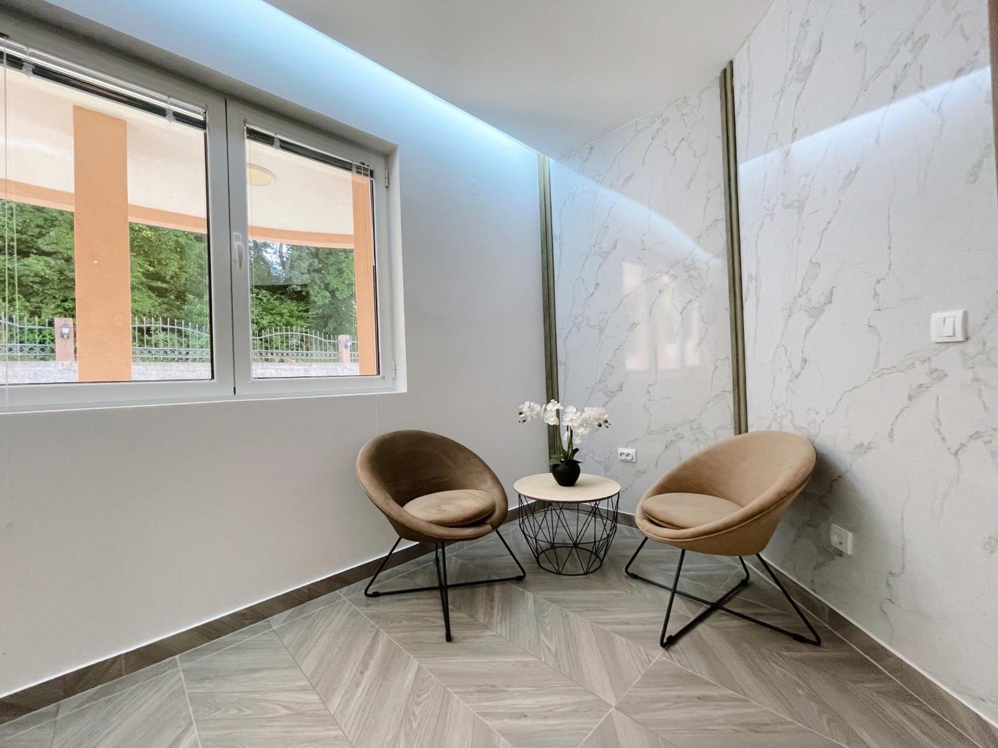 Guest House Koliqi - Hotel & Apartments Улцин Екстериор снимка