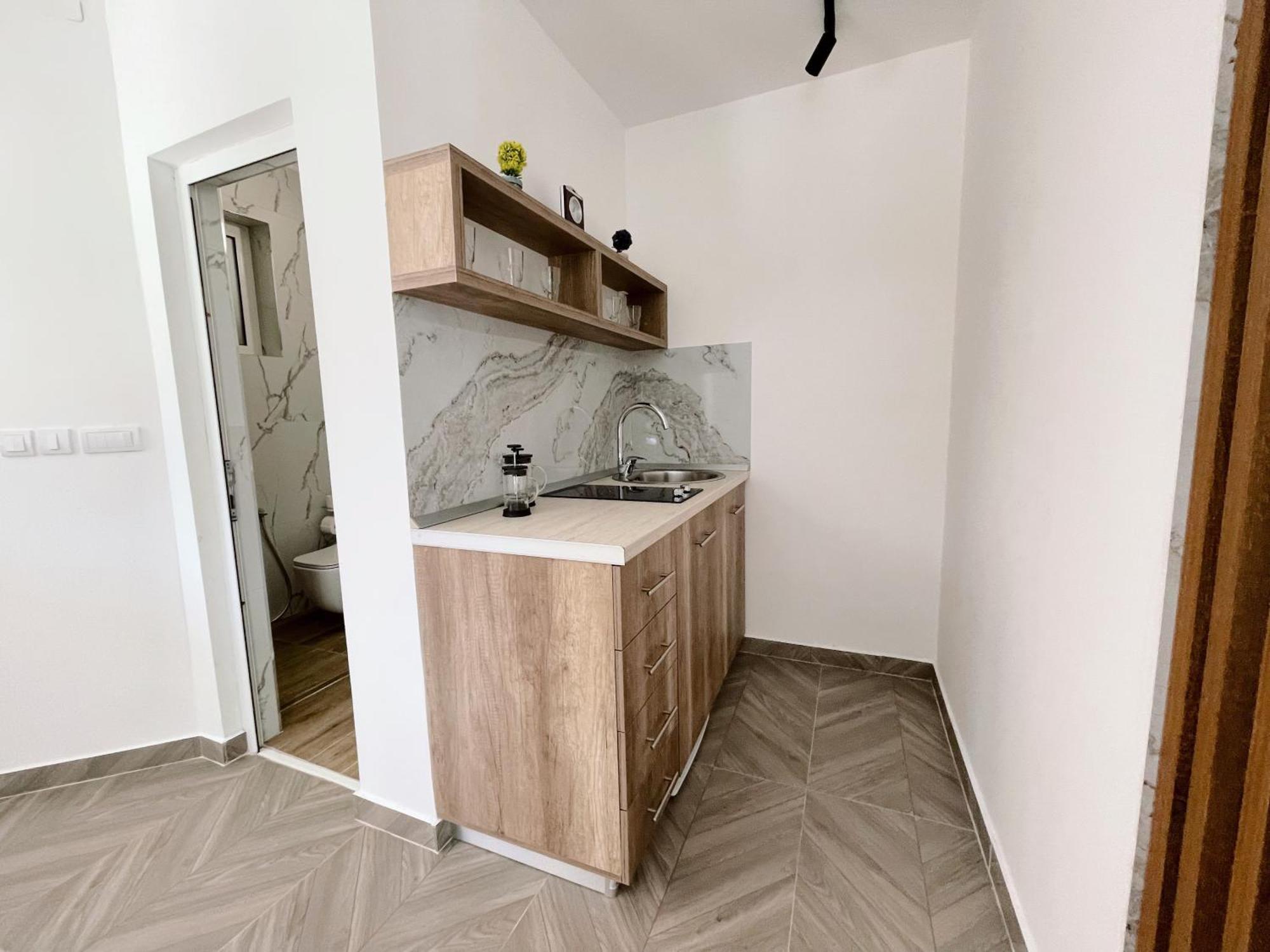 Guest House Koliqi - Hotel & Apartments Улцин Екстериор снимка