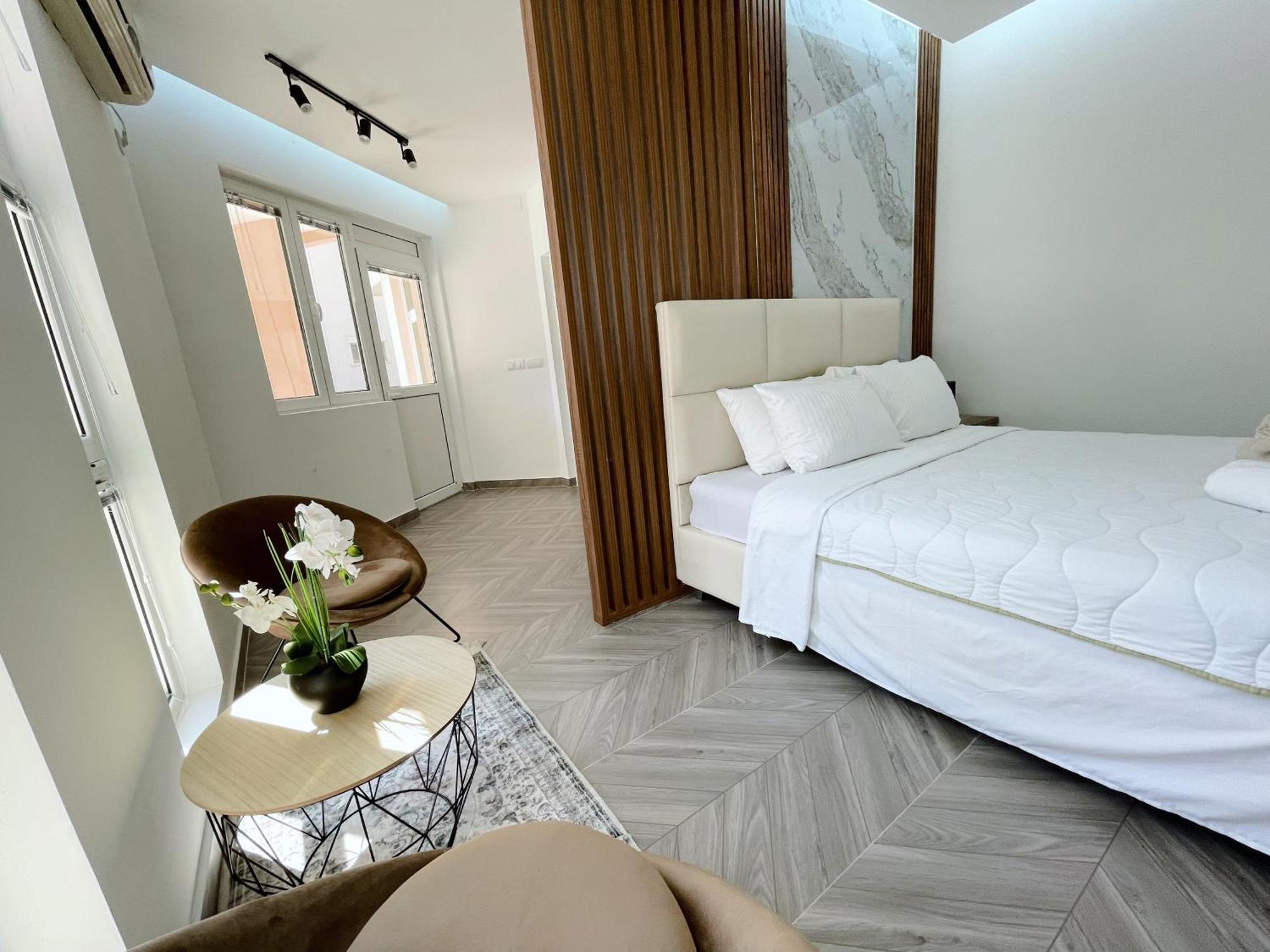 Guest House Koliqi - Hotel & Apartments Улцин Екстериор снимка